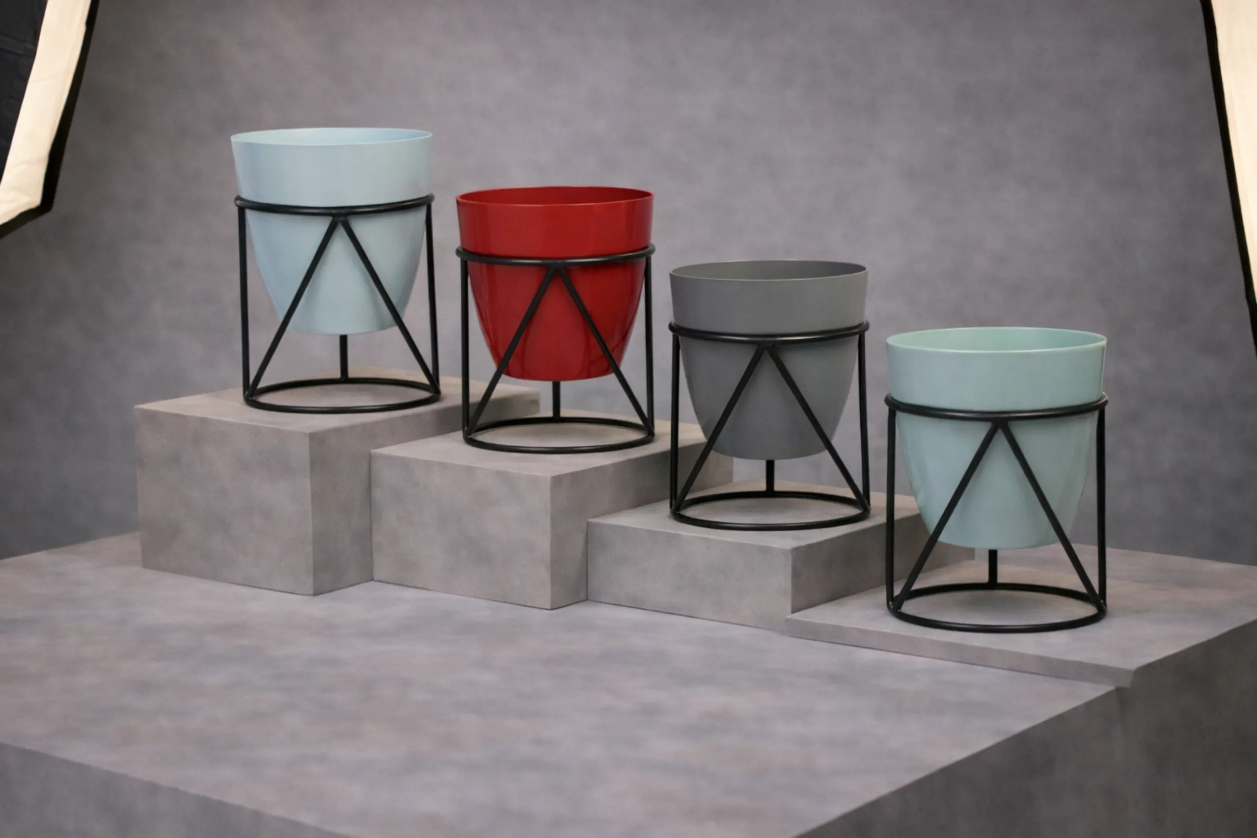 Small Pot With Stand