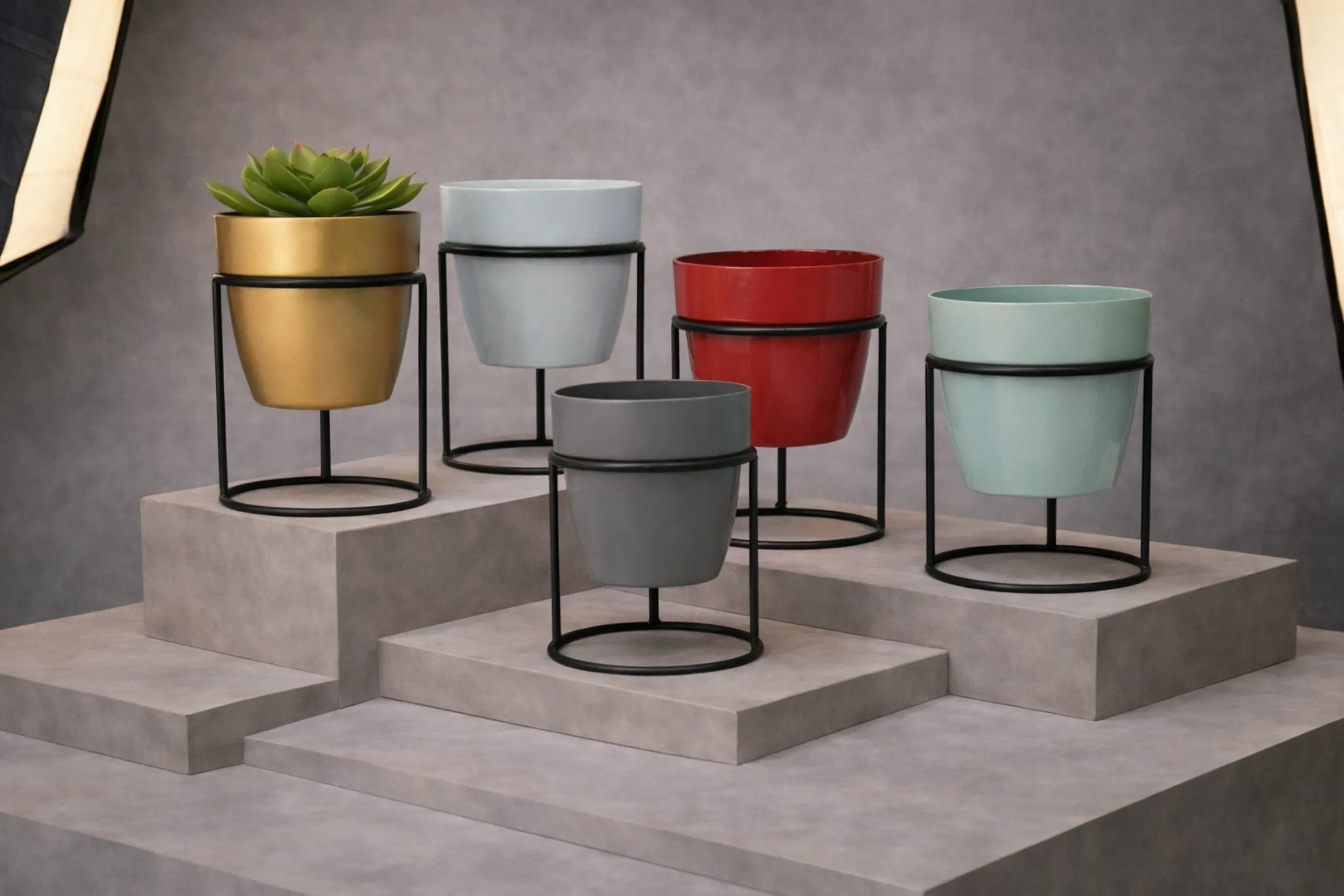 Small Pot With Stand