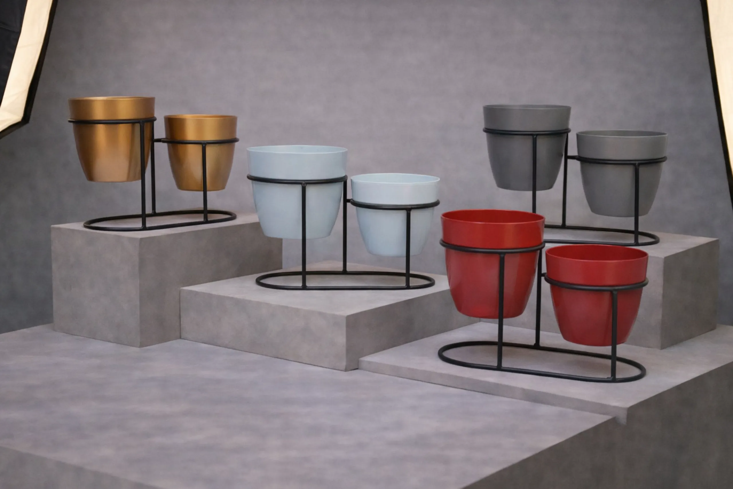 Two Small Pot With Stand